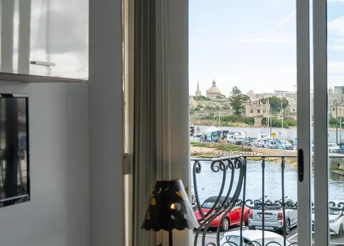 Silver Harbour - 2 Bedrooms, 2 Bathrooms アパート グジラ