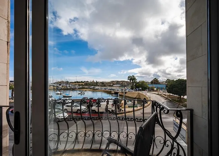 Silver Harbour - 2 Bedrooms, 2 Bathrooms *