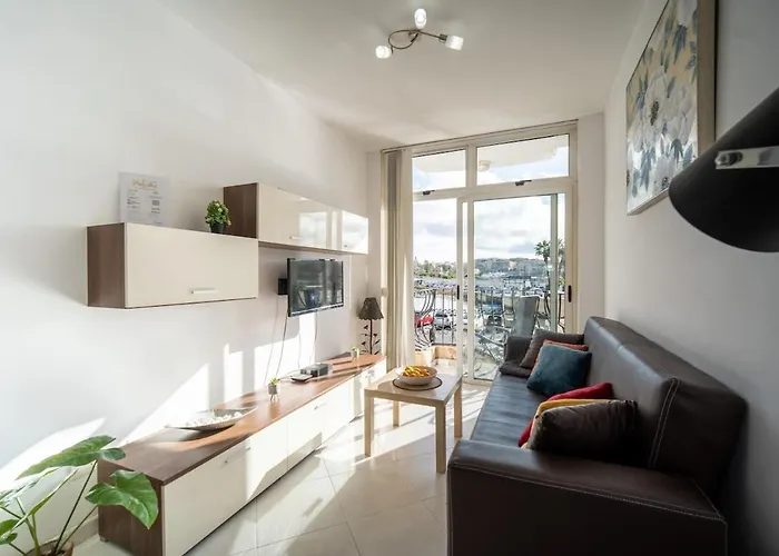 Silver Harbour - 2 Bedrooms, 2 Bathrooms *