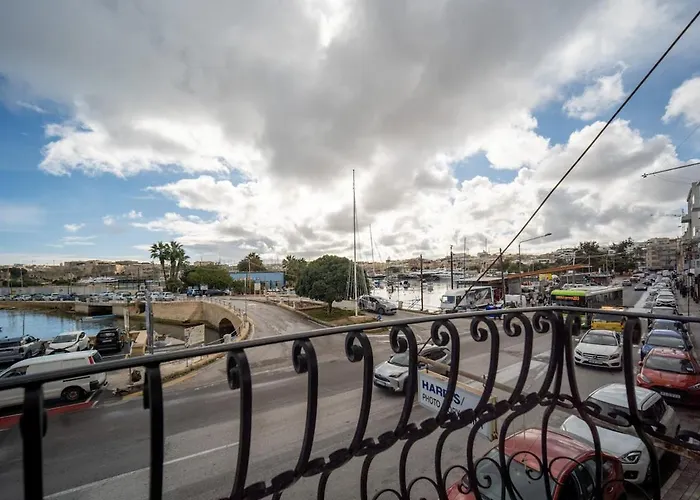 Silver Harbour - 2 Bedrooms, 2 Bathrooms *